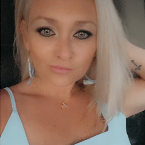 Meet your Posher, Stephanie - Picture 1 of 1